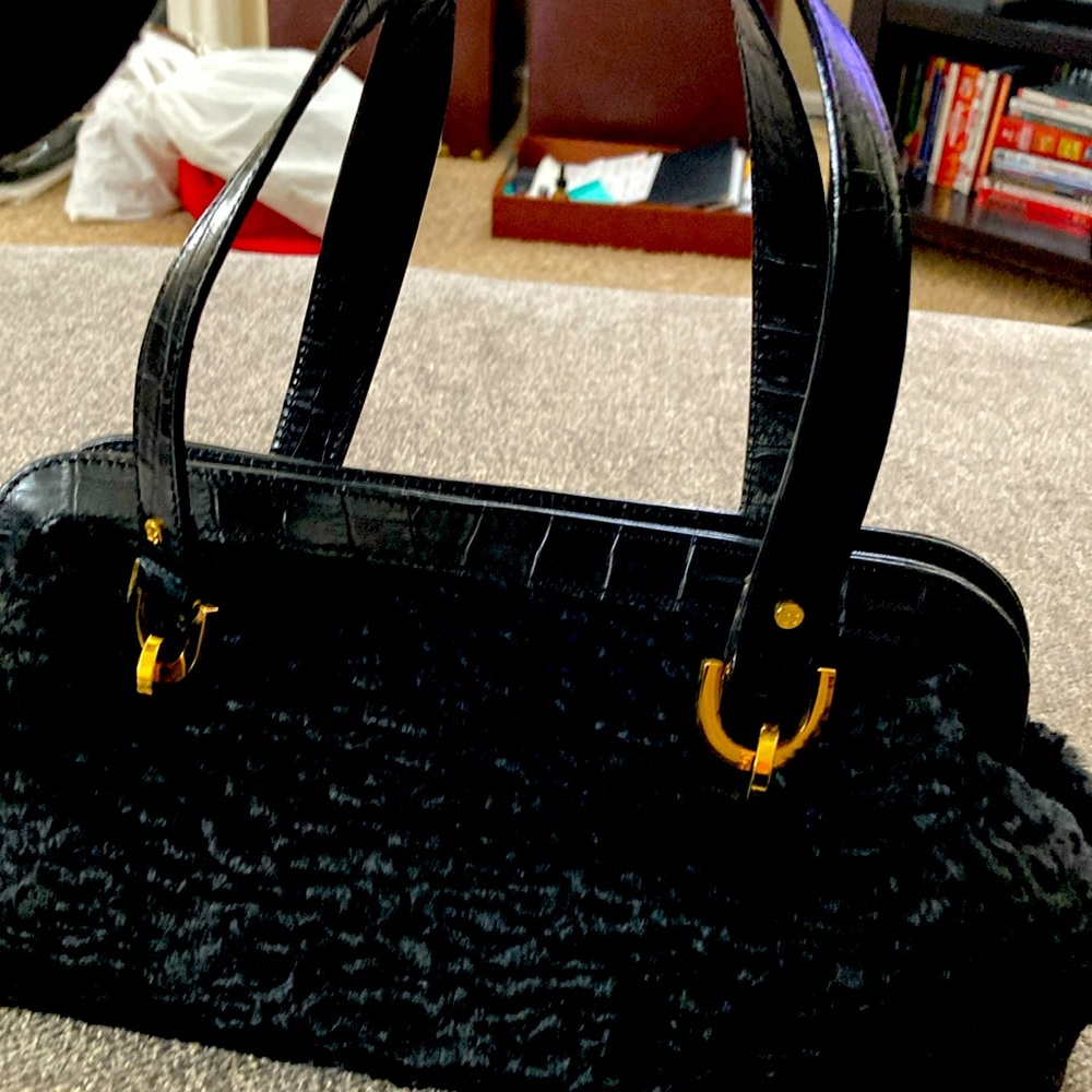 Authentic vintage Kate Spade. Never used. Original packing however no dust bag.